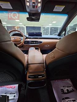جێنسس GV70